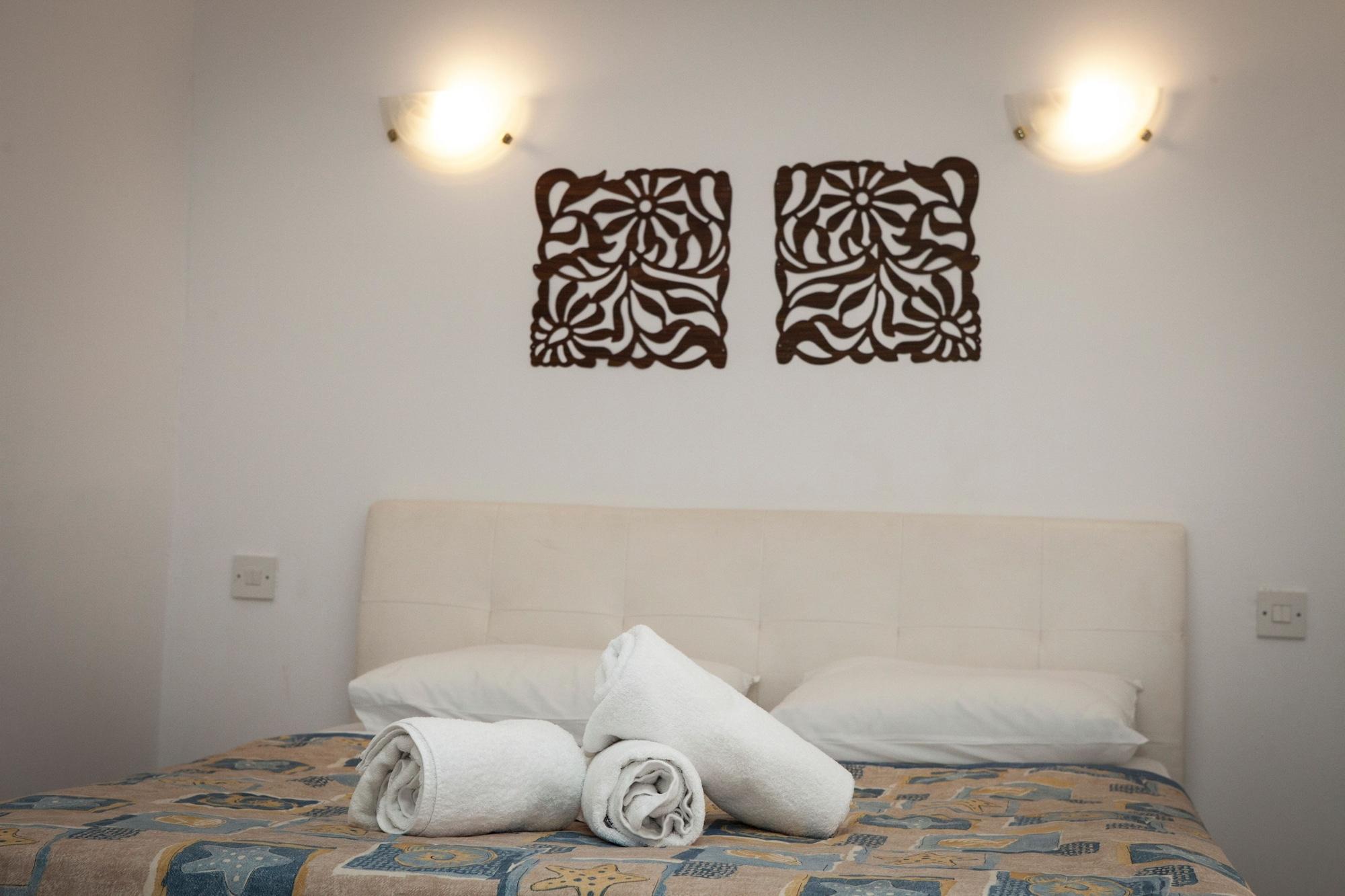 Alecos Hotel Apartments Paphos Bagian luar foto