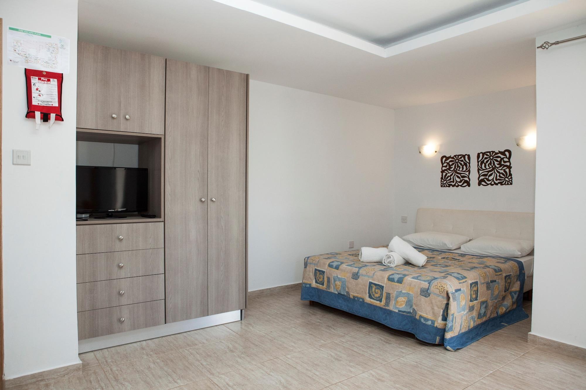 Alecos Hotel Apartments Paphos Bagian luar foto