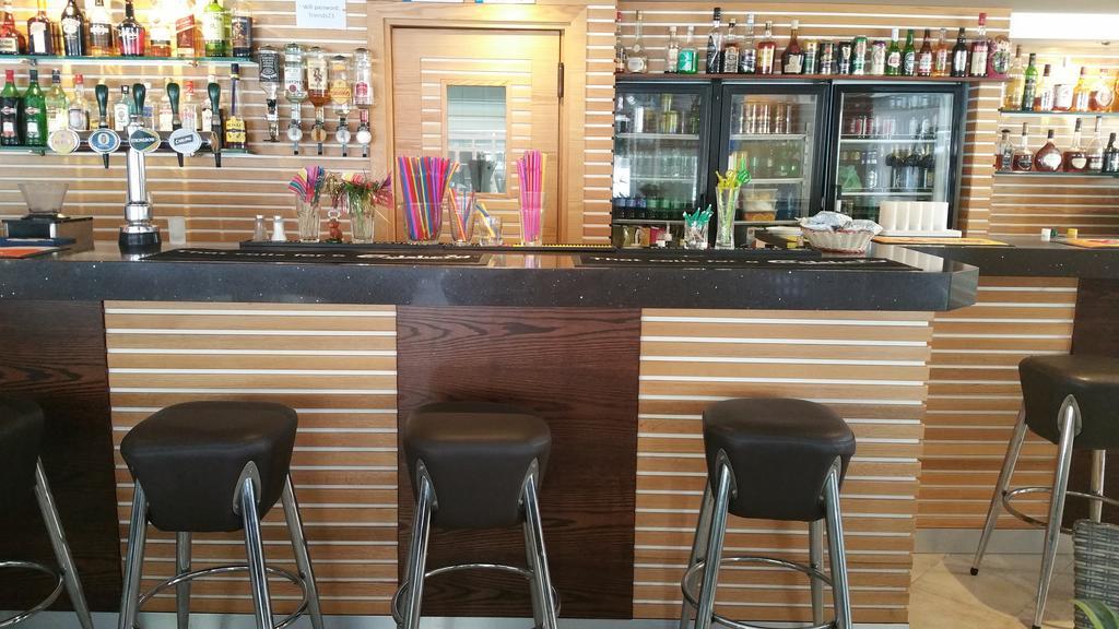 Alecos Hotel Apartments Paphos Bagian luar foto