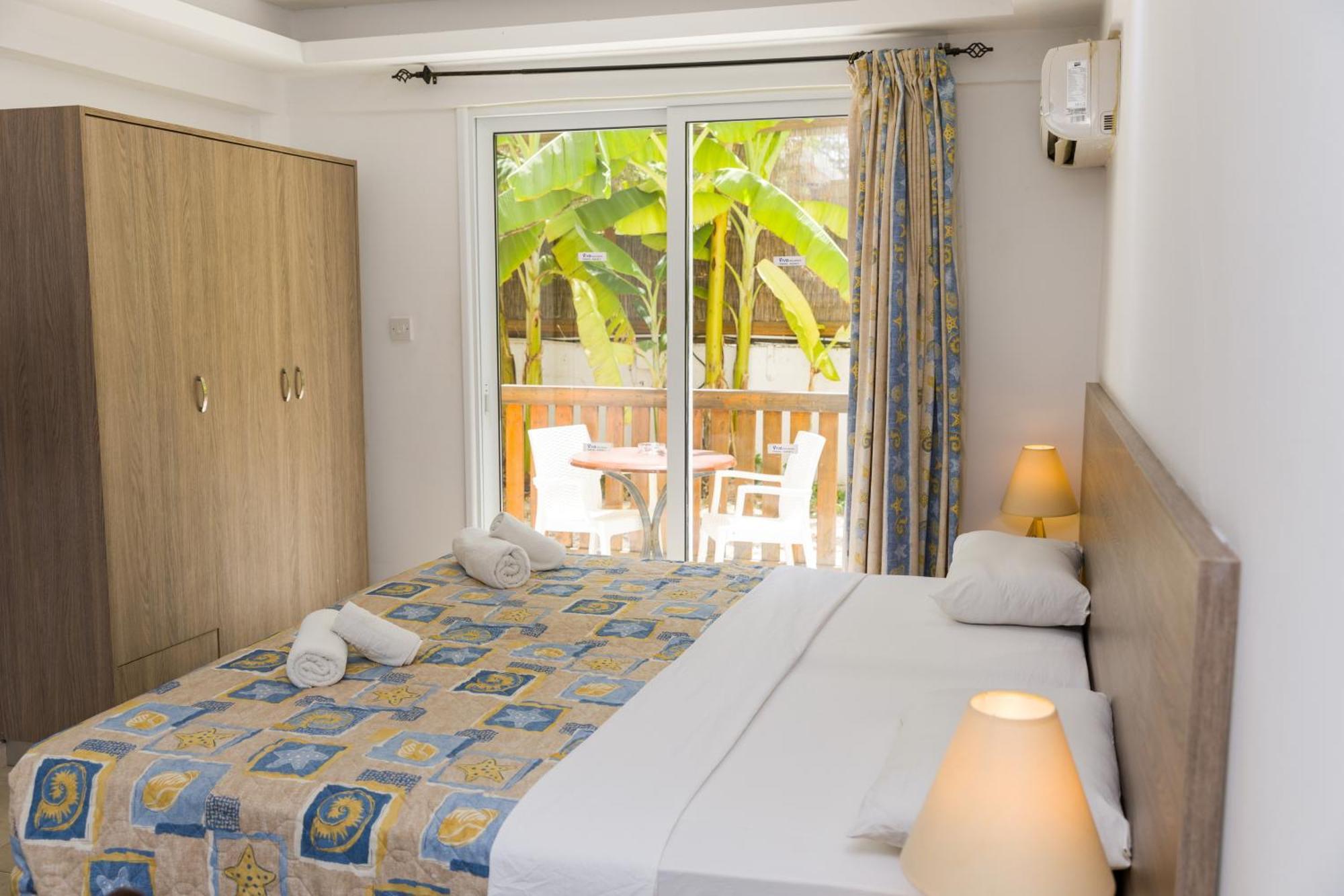 Alecos Hotel Apartments Paphos Bagian luar foto