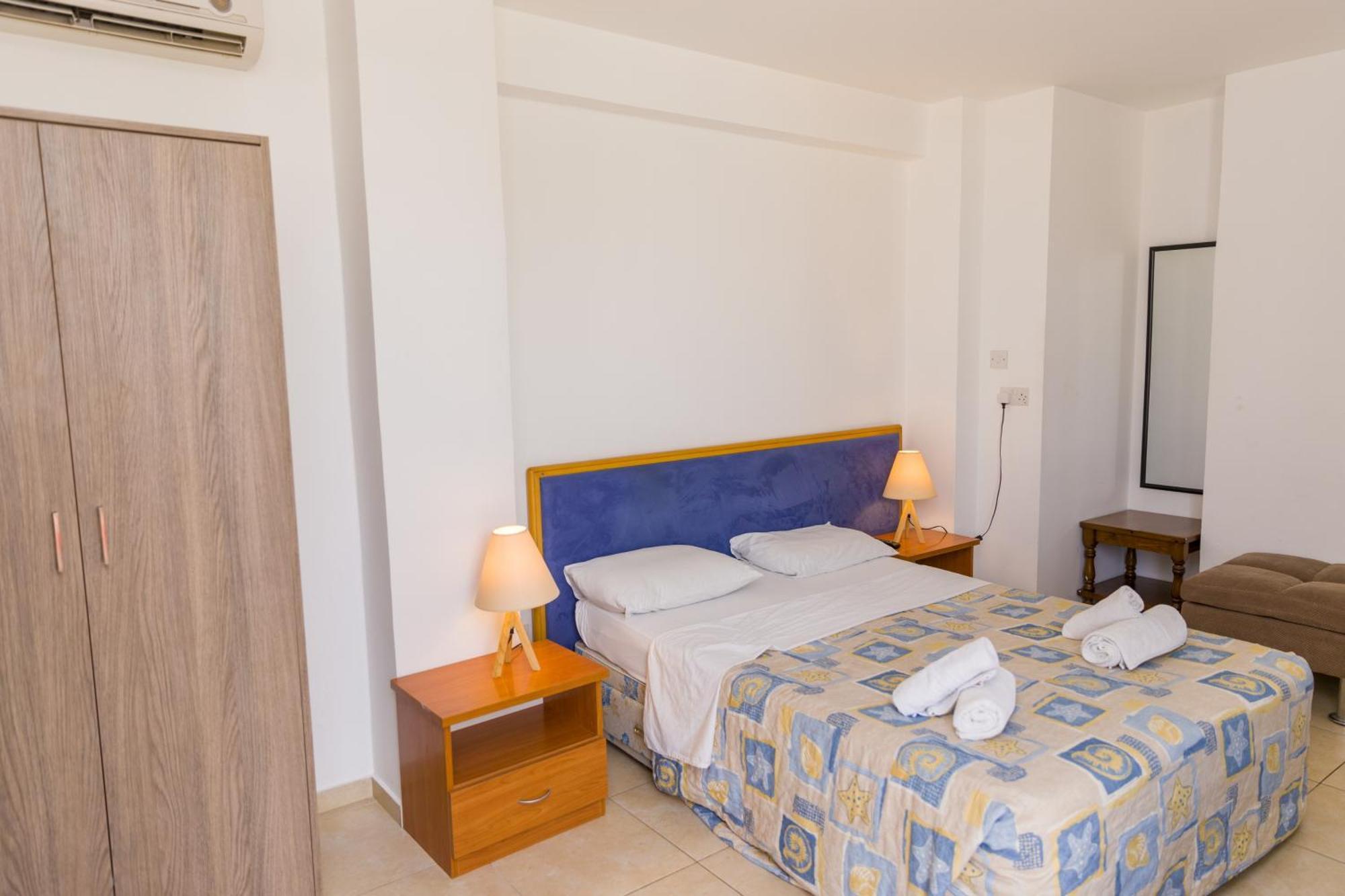 Alecos Hotel Apartments Paphos Bagian luar foto