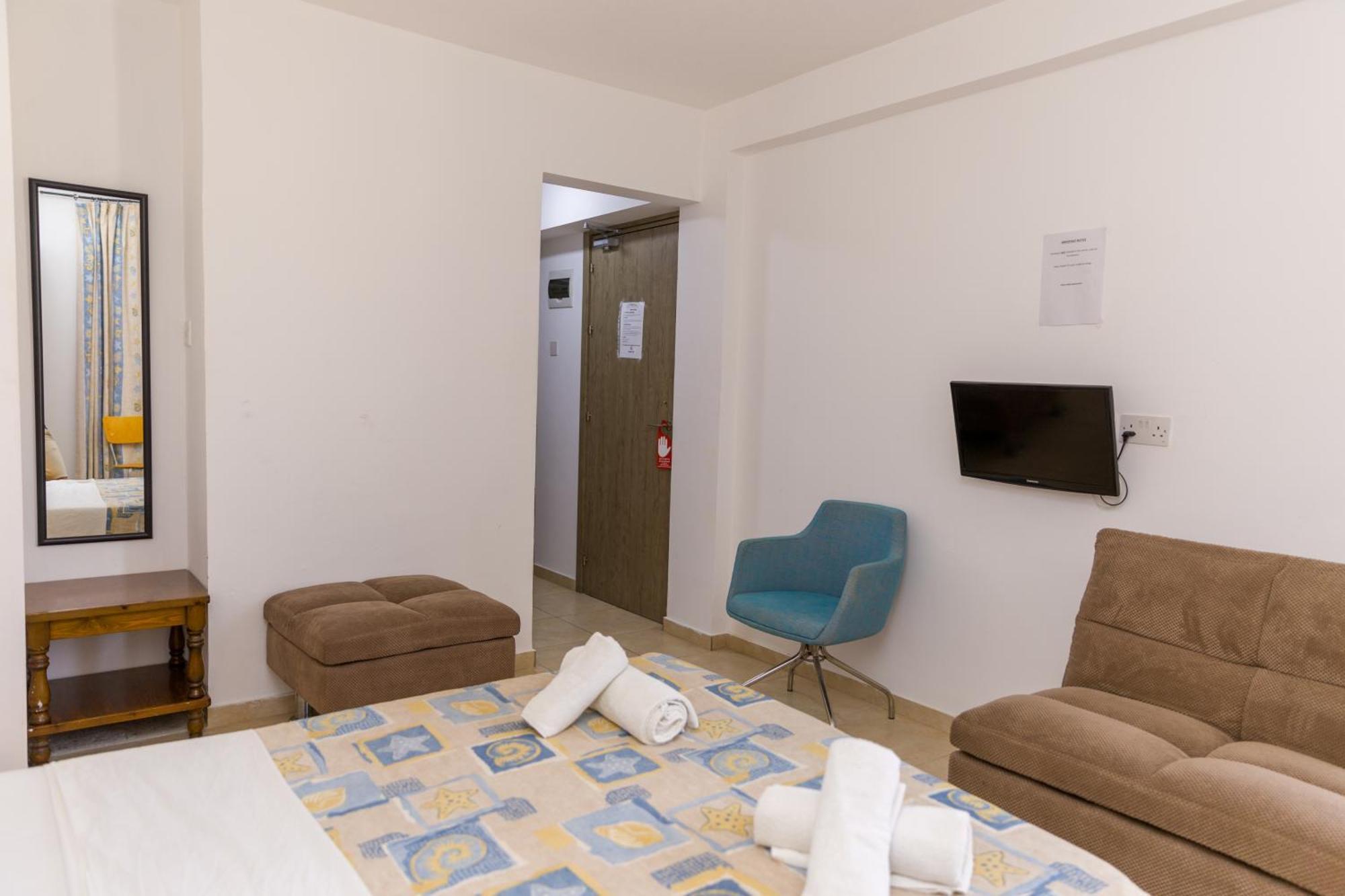 Alecos Hotel Apartments Paphos Bagian luar foto