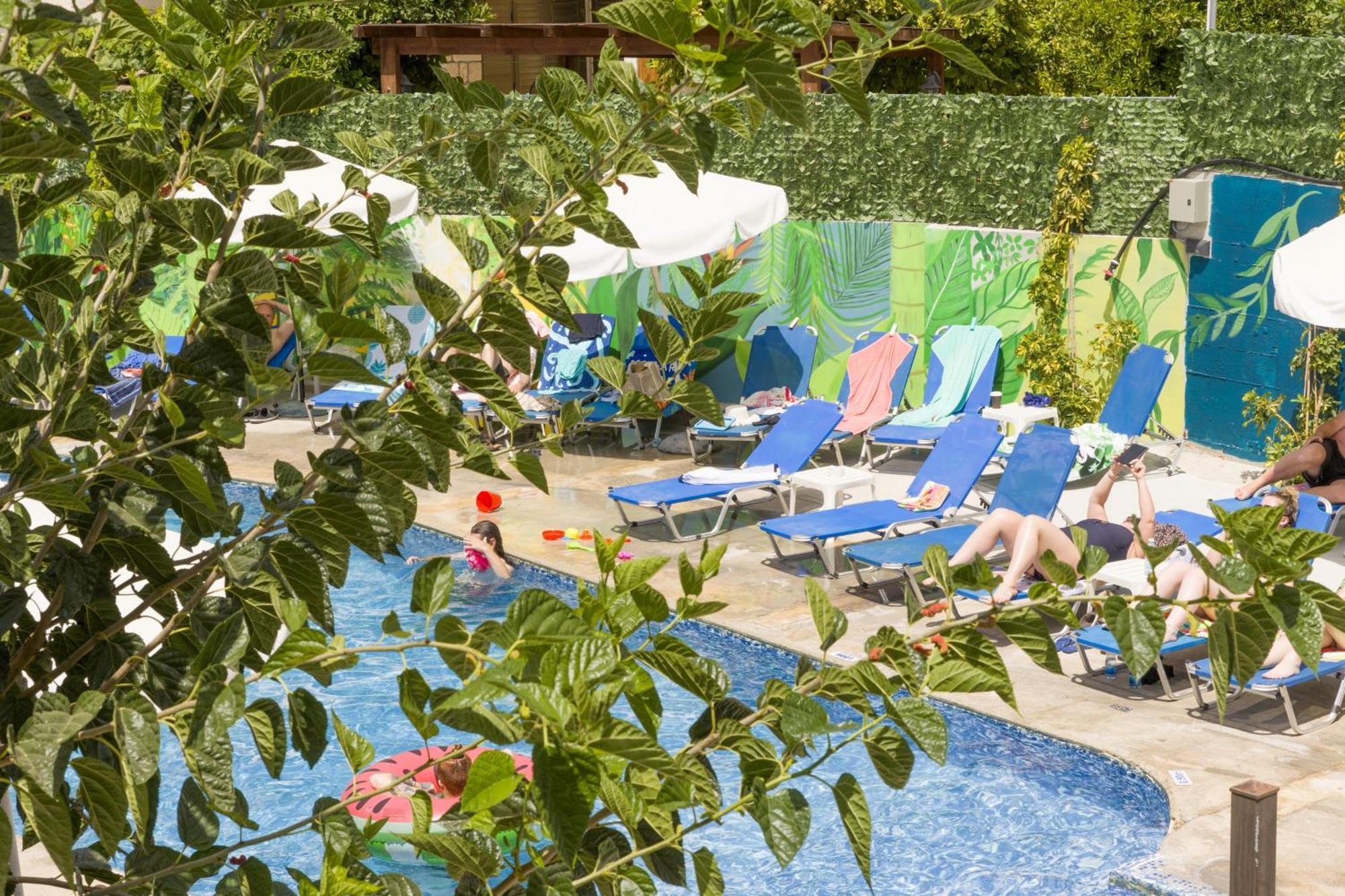 Alecos Hotel Apartments Paphos Bagian luar foto