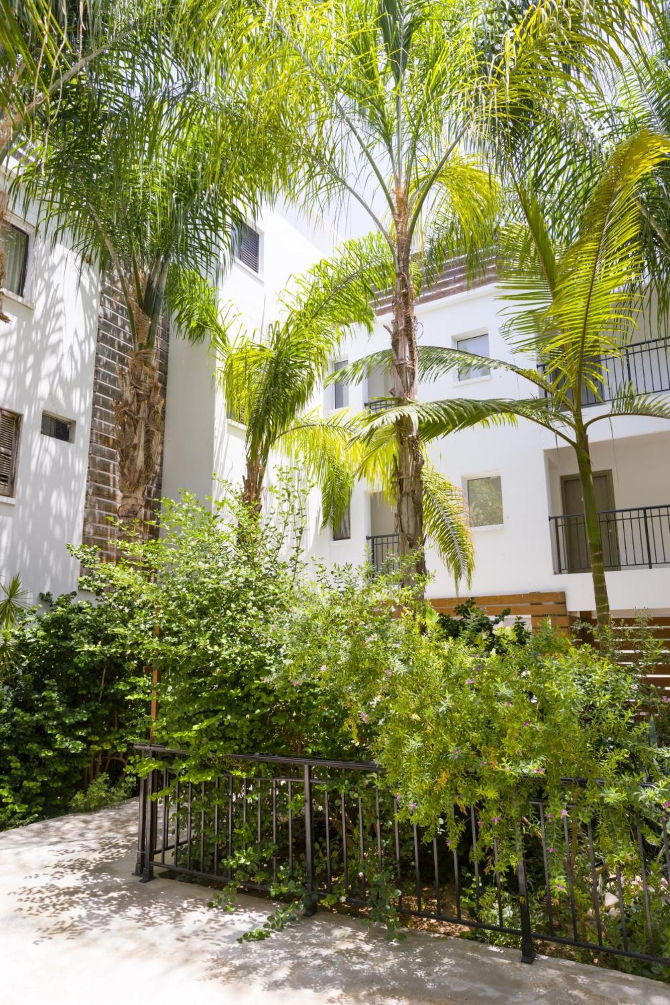 Alecos Hotel Apartments Paphos Bagian luar foto