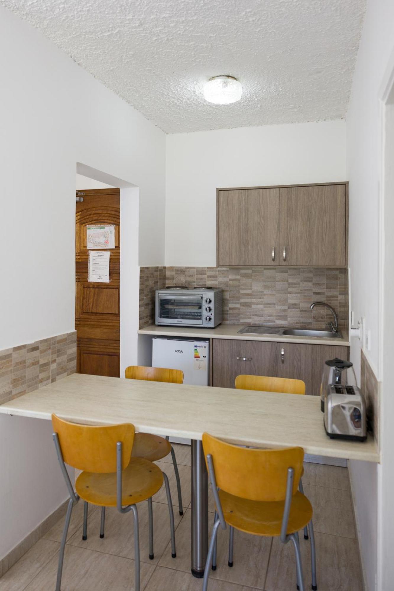 Alecos Hotel Apartments Paphos Bagian luar foto